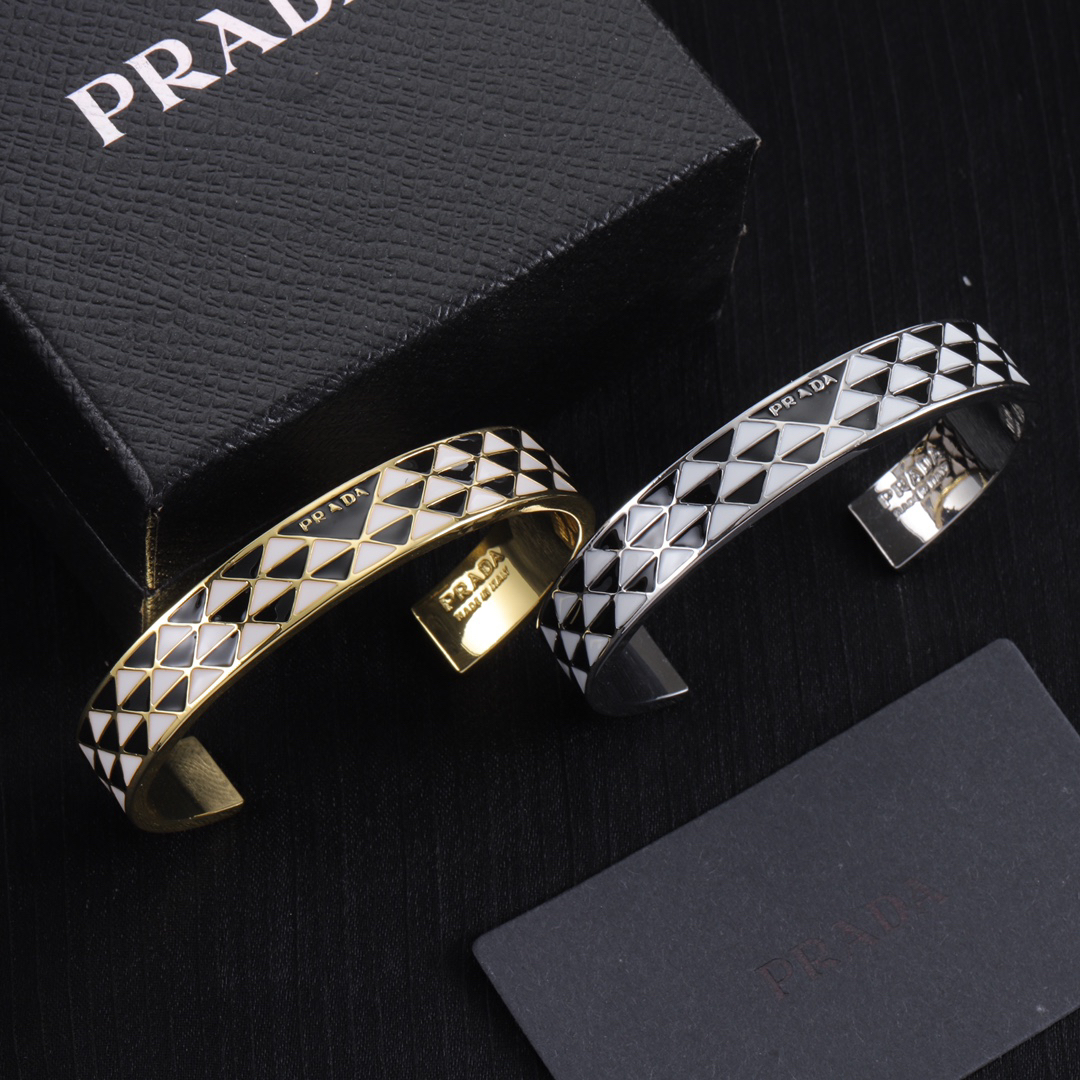 プラダ「Prada」プラダ マルチカラー メタル ブレスレット