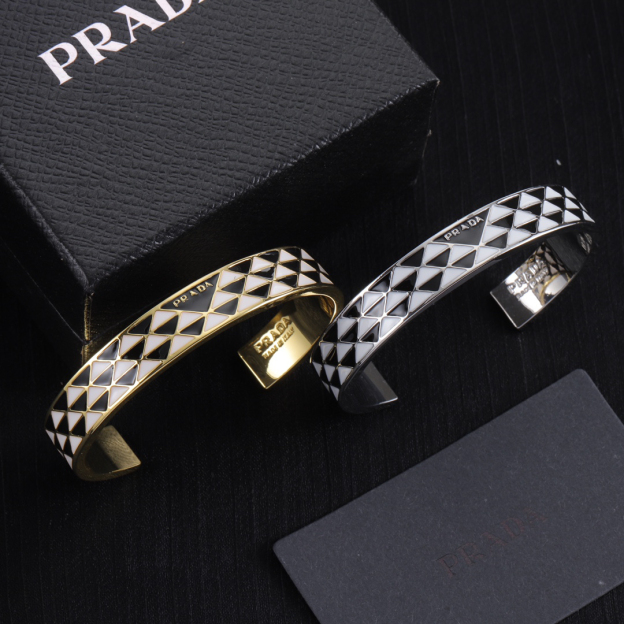 プラダ「Prada」プラダ マルチカラー メタル ブレスレット