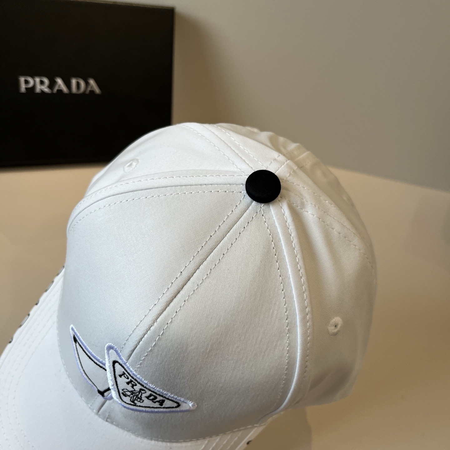 プラダ「Prada」 Re-Nylon Baseball Cap