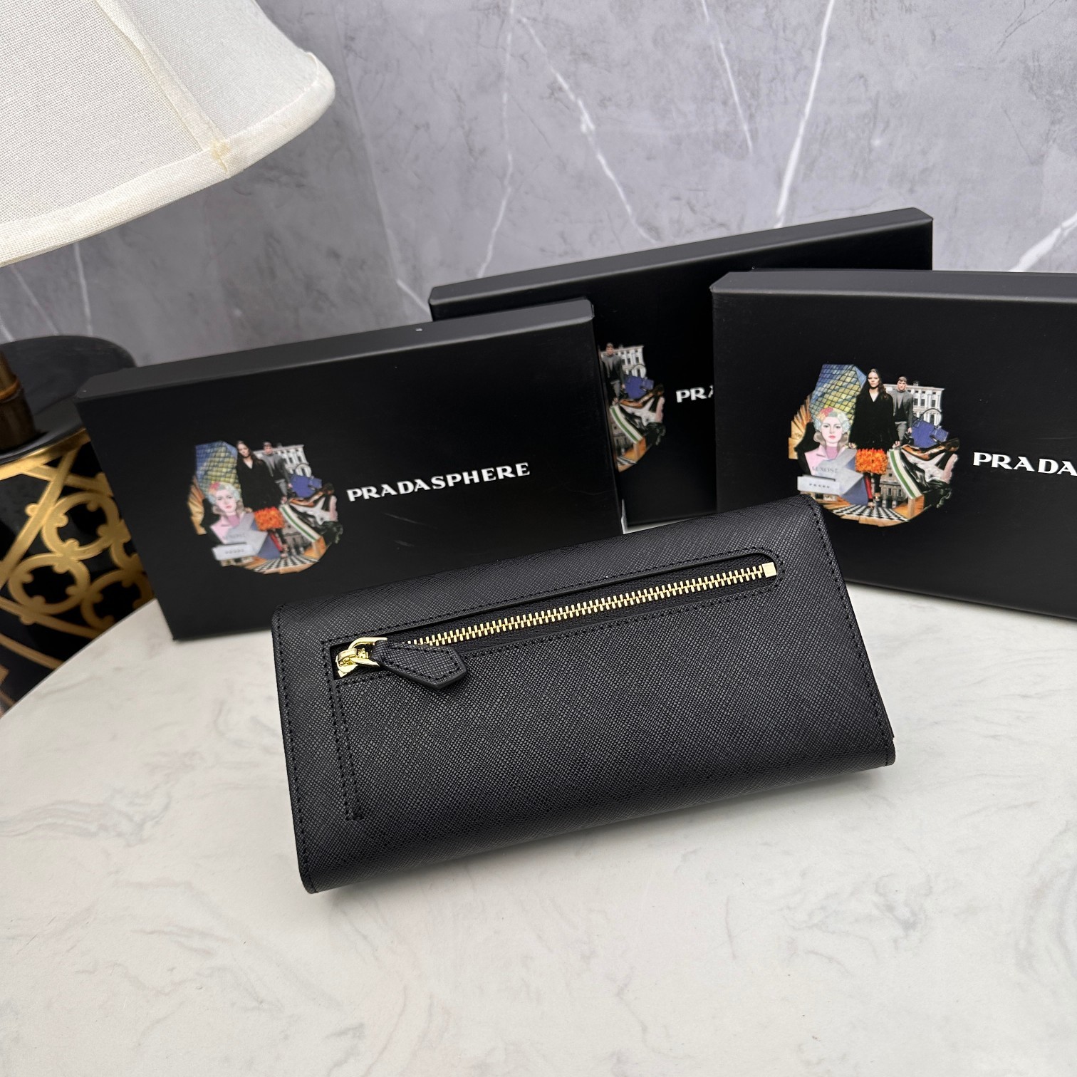 プラダ「Prada」サフィアーノ メタル クラシック ウォレット