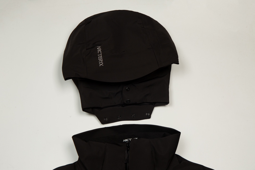 アークテリクス「ARC'TERYX」 ユニセックス フード付きスキーダウンパーカー