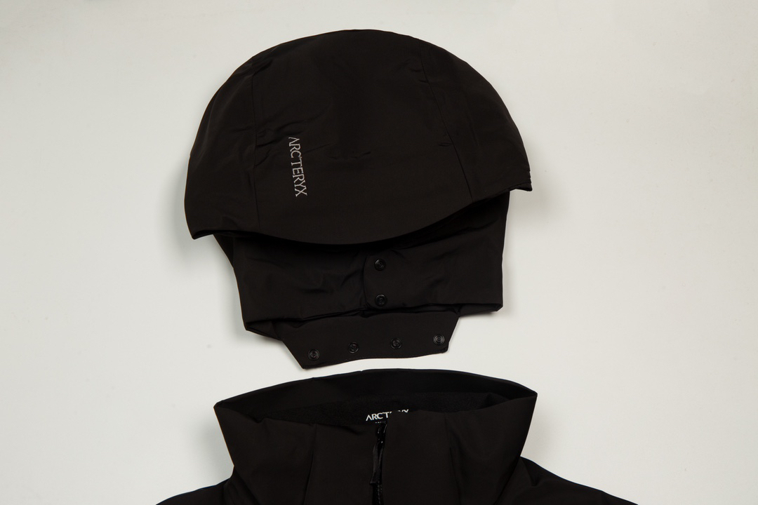 アークテリクス「ARC'TERYX」 ユニセックス フード付きスキーダウンパーカー