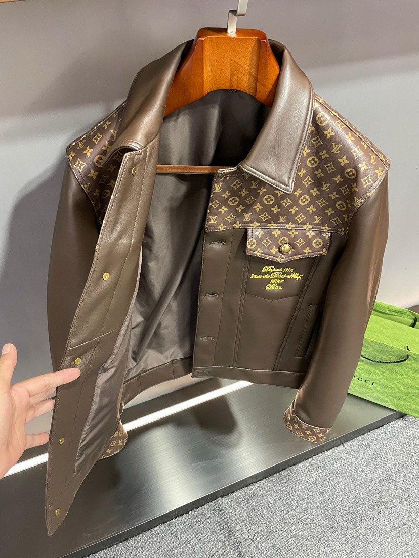 ルイ・ヴィトン「Louis Vuitton」羊の皮のコート