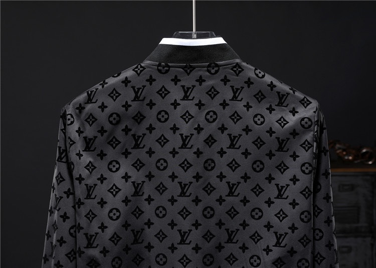 ルイ・ヴィトン「Louis Vuitton」2024秋冬 クラシックロゴ ラウンドネックジャケット メンズアウター