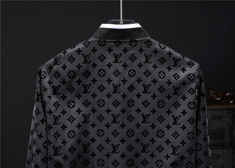 ルイ・ヴィトン「Louis Vuitton」2024秋冬 クラシックロゴ ラウンドネックジャケット メンズアウター