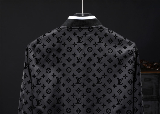 ルイ・ヴィトン「Louis Vuitton」2024秋冬 クラシックロゴ ラウンドネックジャケット メンズアウター