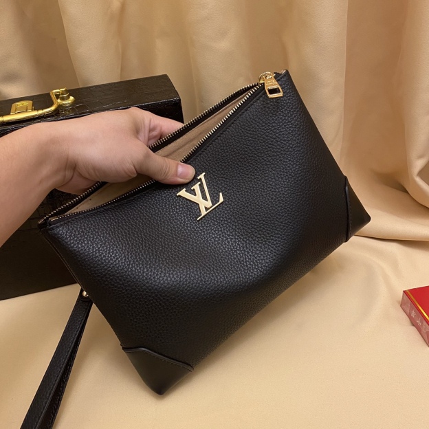 ルイ・ヴィトン「Louis Vuitton」ブラック レザー フラット ポシェット