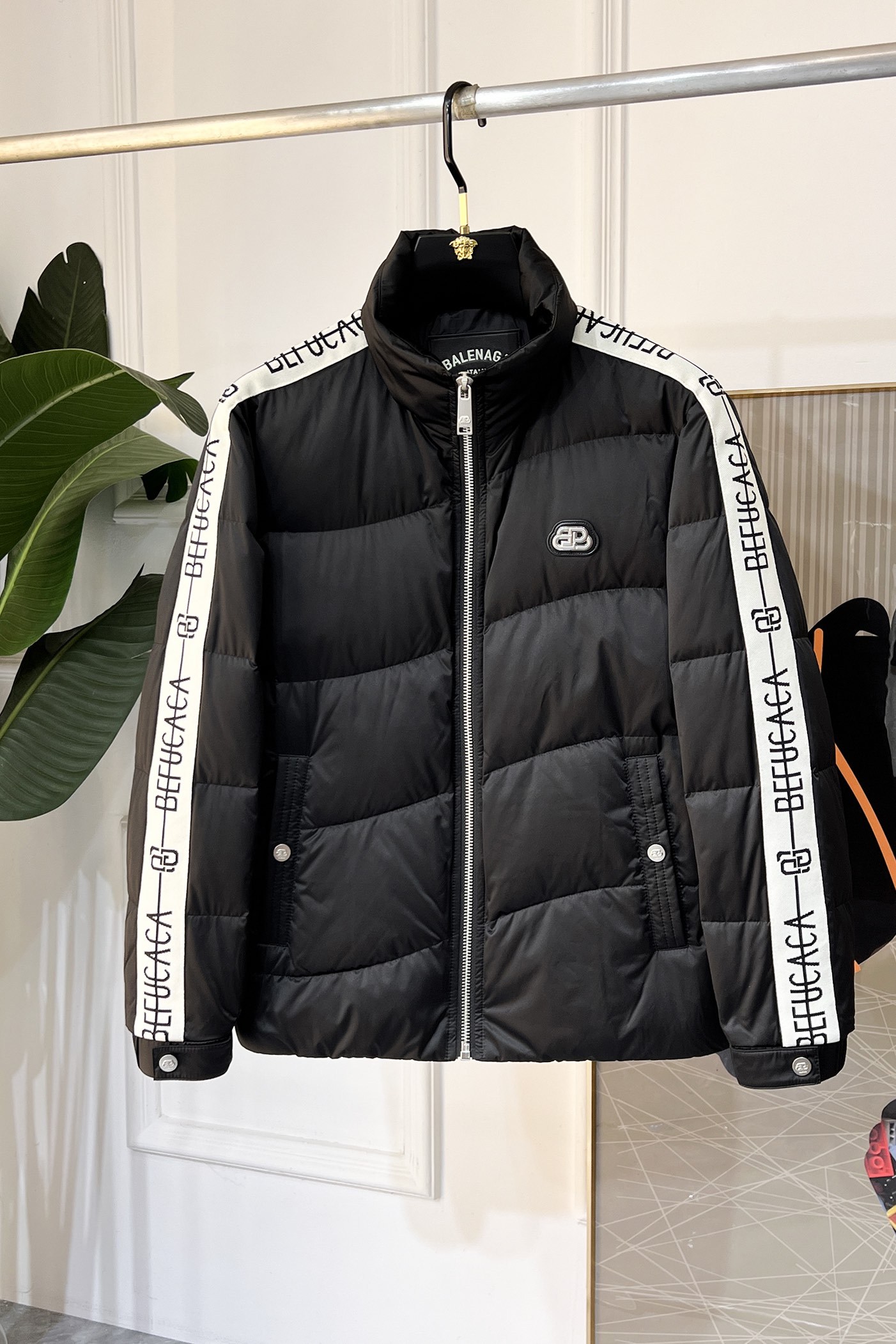 バレンシアガ「Balenciaga」‌2024 ss大爆型ファッションダウンジャケット