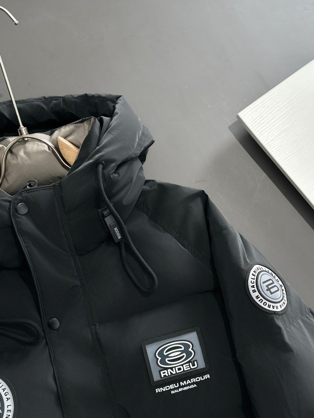 バレンシアガ「Balenciaga」‌2024秋冬最新ダウンジャケット