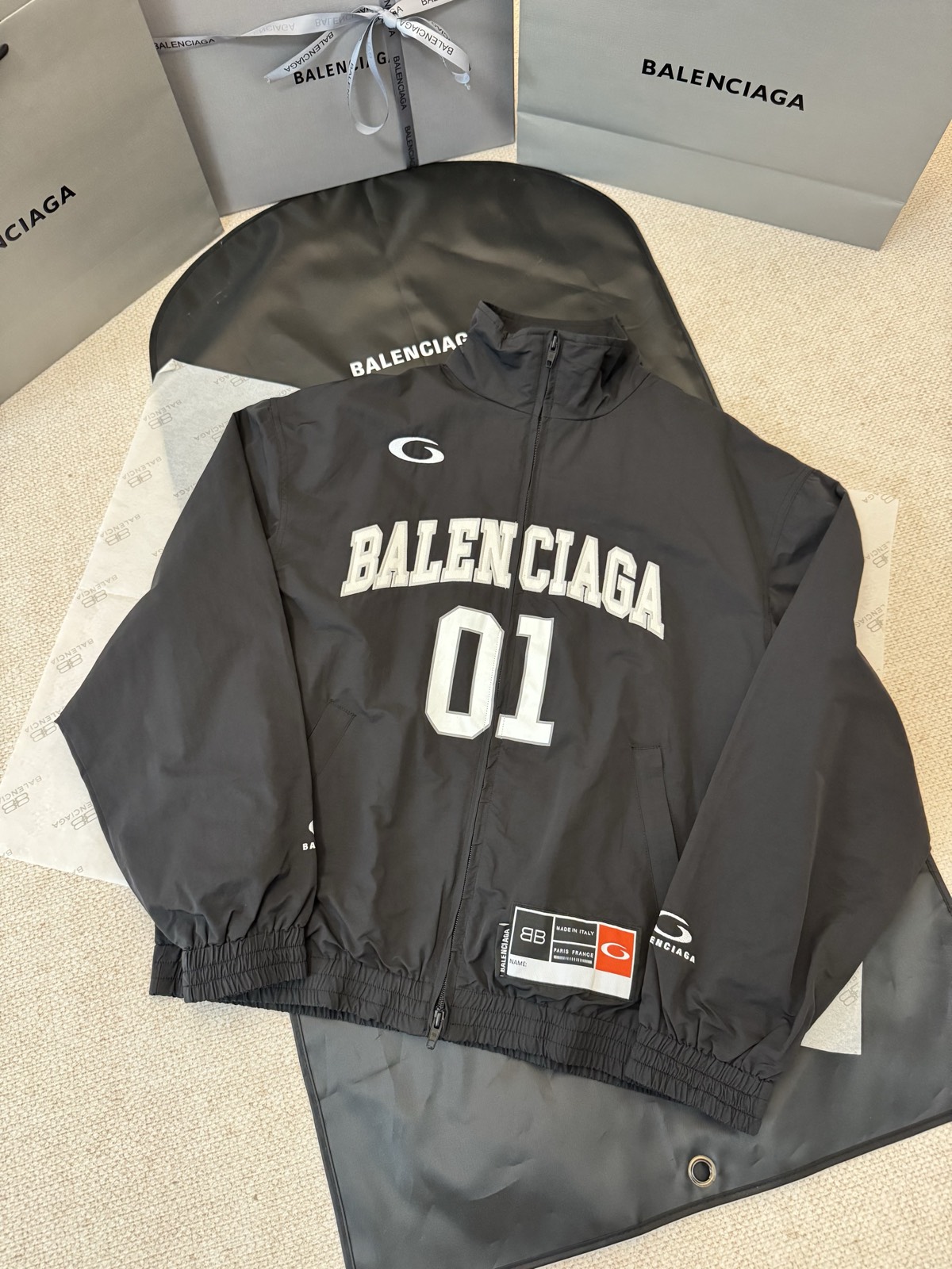 バレンシアガ「Balenciaga」‌バスケットボールコレクション 01 スポーツジャケット