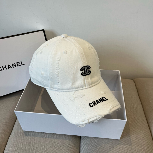 シャネル「Chanel」2025 クラシック ロゴ ベースボールキャップ
