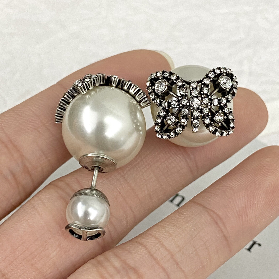ディオール「Dior」ホワイトゴールド バタフライ パール ダブルボール イヤリング