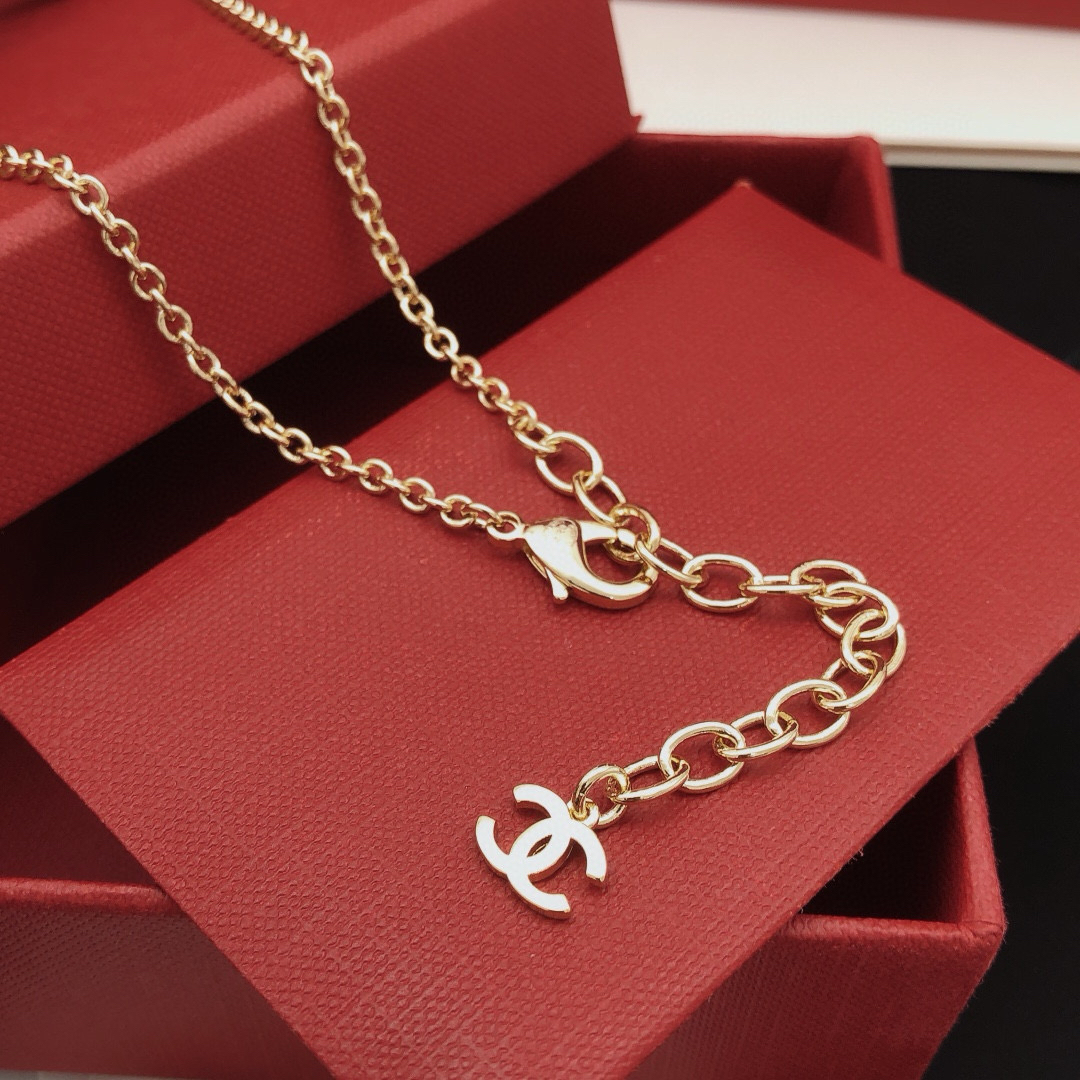 シャネル「Chanel」最新のリボンネックレスです42cm