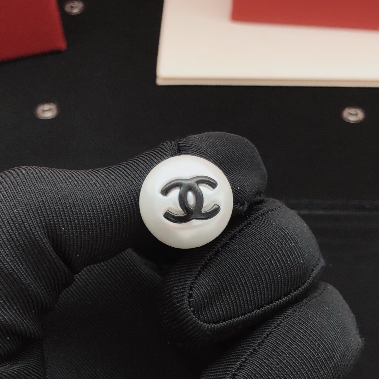 シャネル「Chanel」25秋冬 ブラックパール イヤリング