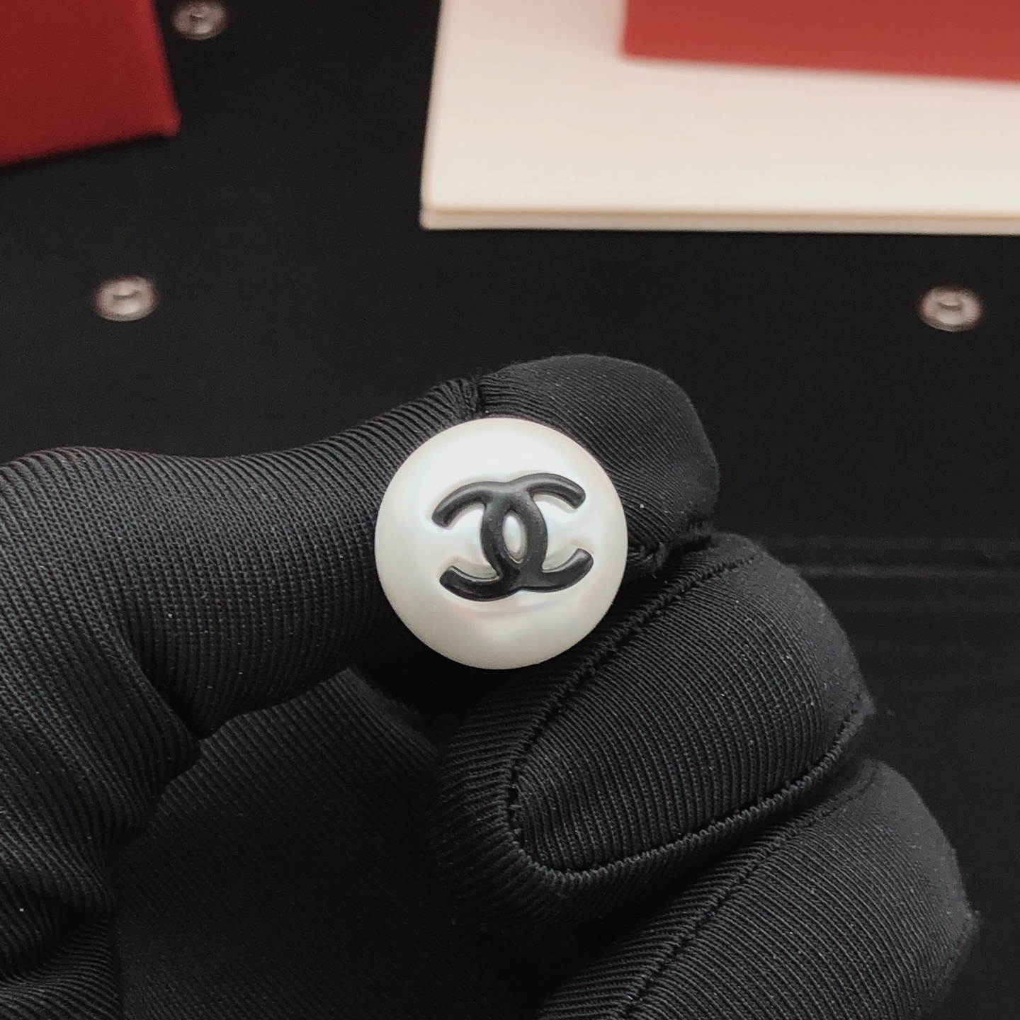 シャネル「Chanel」25秋冬 ブラックパール イヤリング