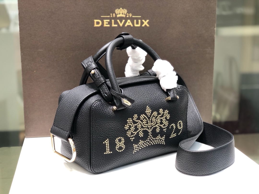 デルヴォー「Delvaux」Cool Box シリーズ ハンドバッグ