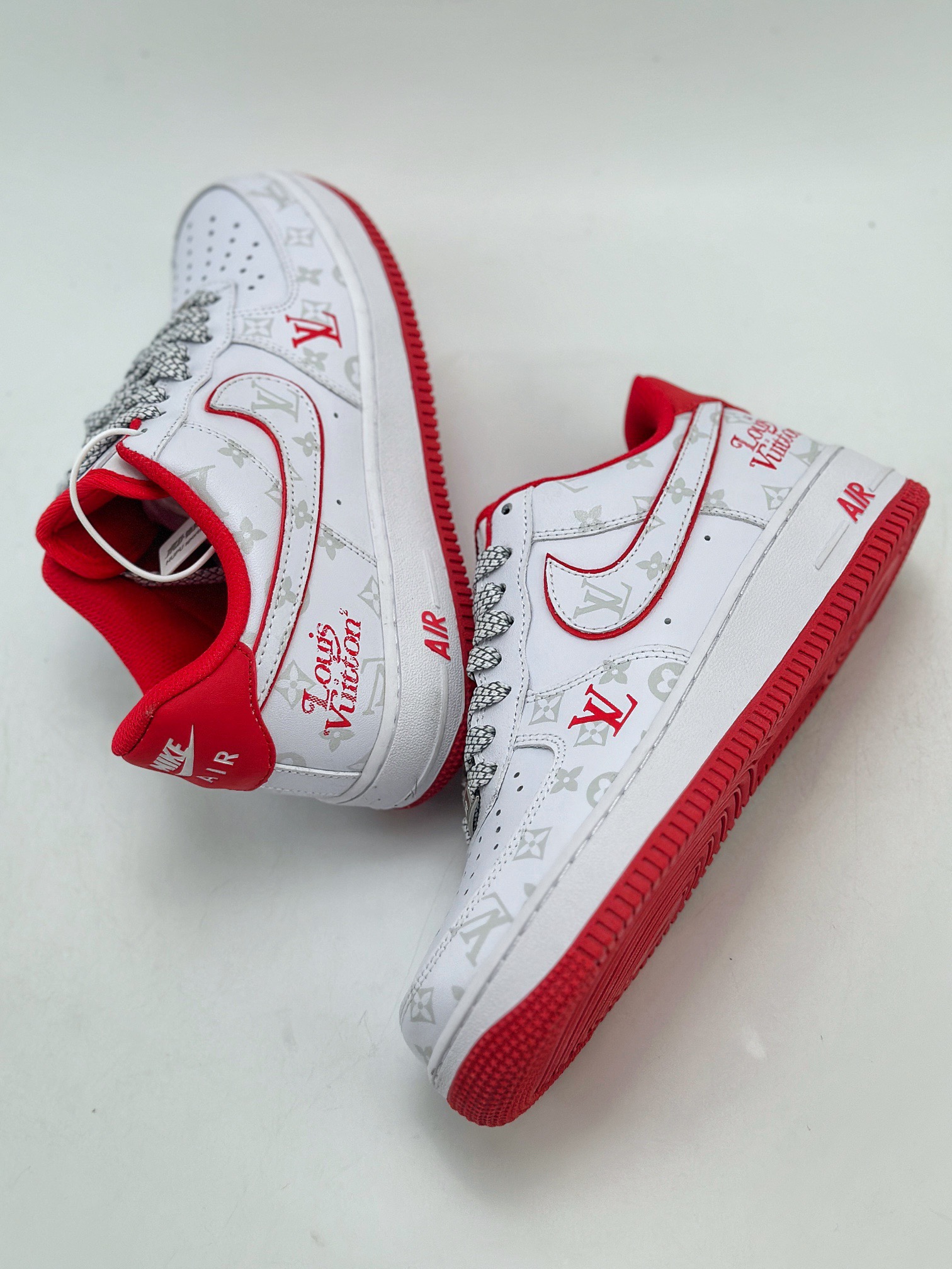 「コラボモデル」Louis Vuitton x Nike Air Force 1 Low スニーカー