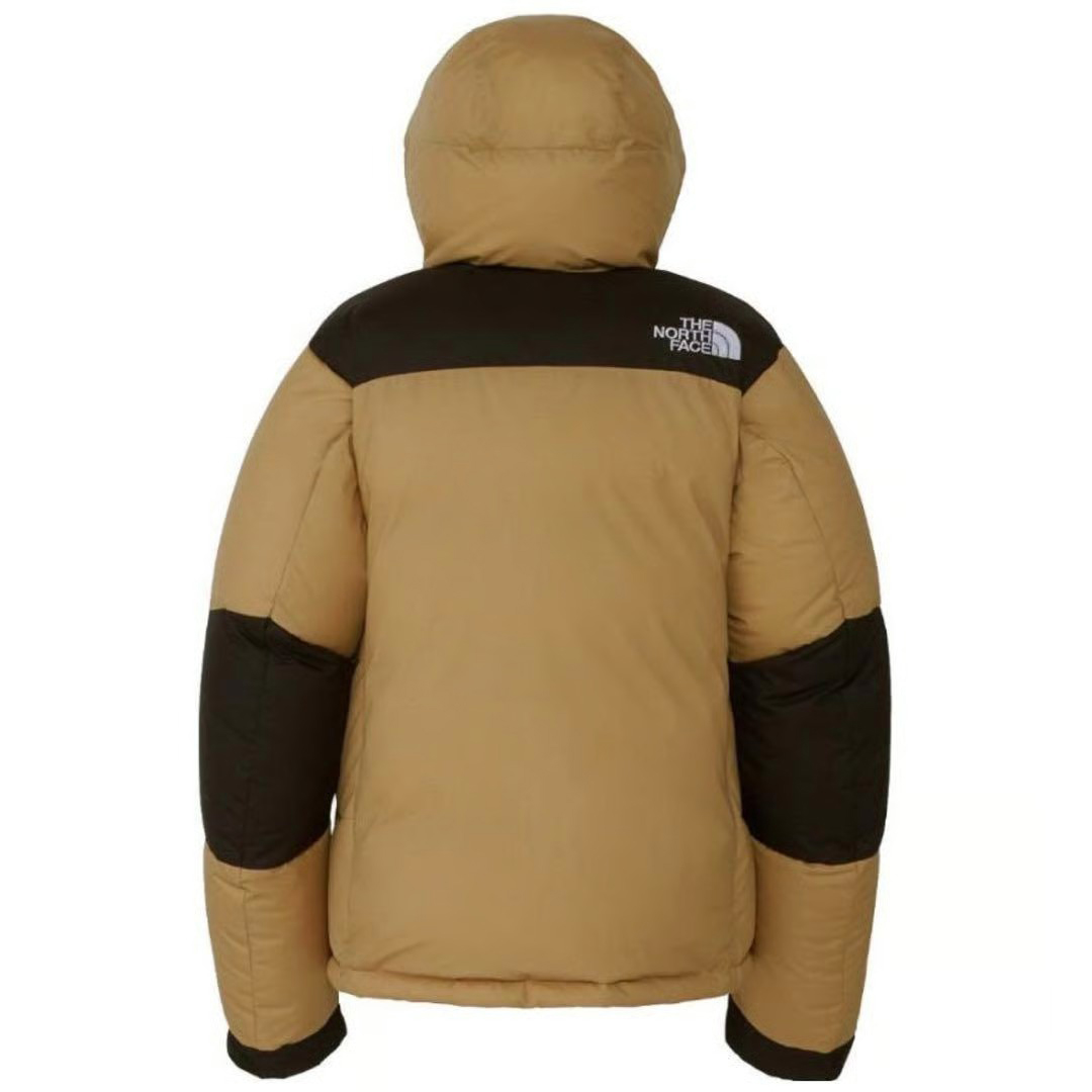 【特価人気商品】ザ・ノースフェイス パッチワークデザインのフード付きダウンジャケット