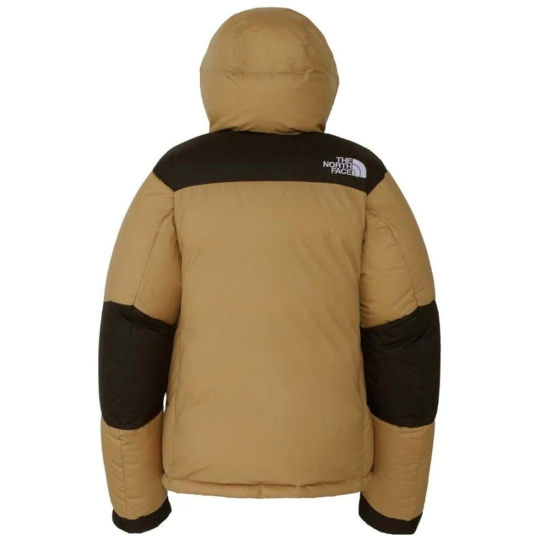 【特価人気商品】ザ・ノースフェイス パッチワークデザインのフード付きダウンジャケット