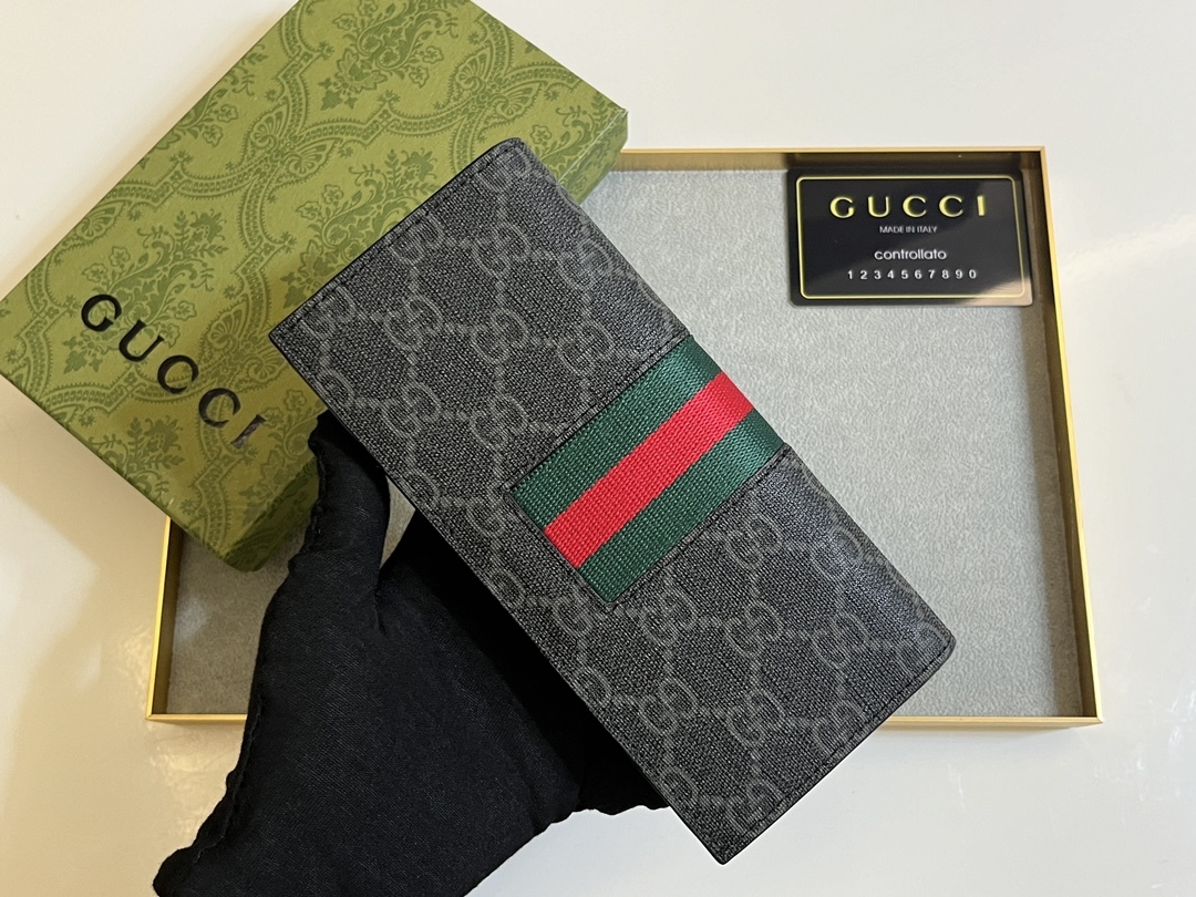 グッチ「Gucci」折りたたみロングウォレット