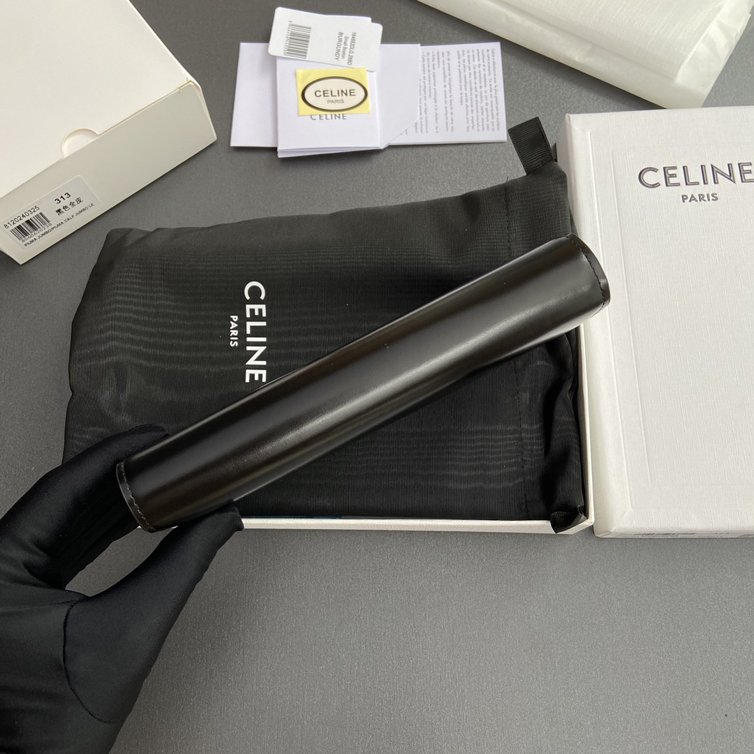 セリーヌ「Celine」TRIOMPHE光沢牛革財布