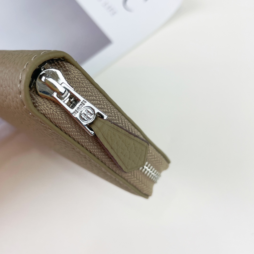 エルメス「Hermès」Silk'in ショートウォレット