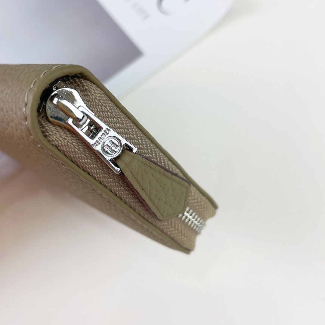 エルメス「Hermès」Silk'in ショートウォレット