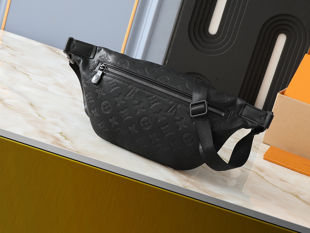 ルイ・ヴィトン「Louis Vuitton」Discovery チェストバッグ＆ウエストバッグ