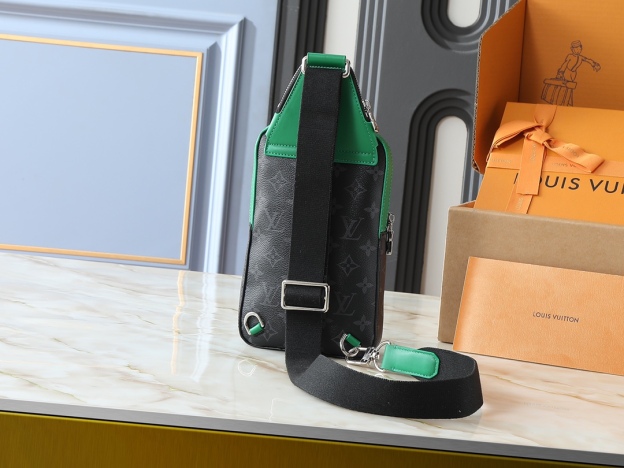 ルイ・ヴィトン「Louis Vuitton」Avenue スモールクラッチバッグ