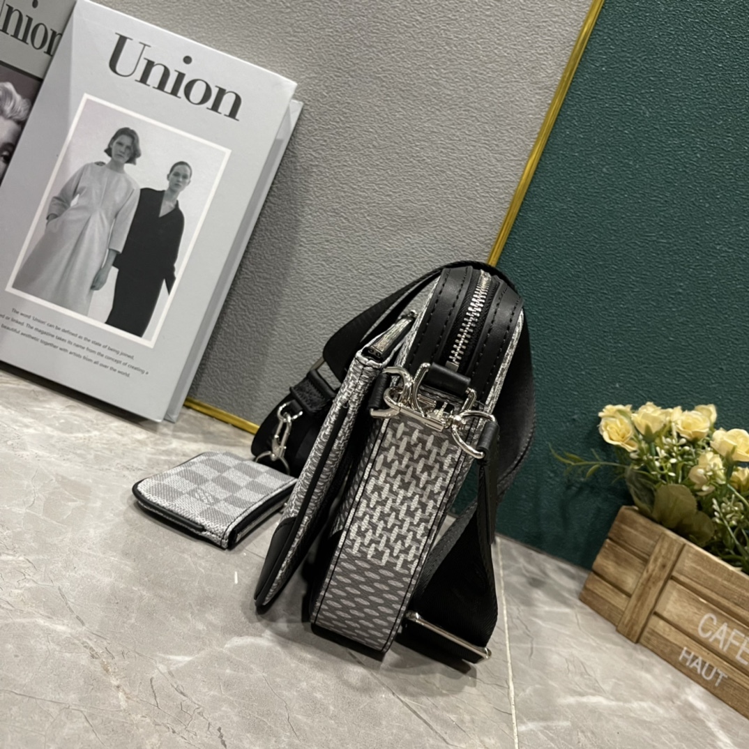 ルイ・ヴィトン「Louis Vuitton」新作 Trio メッセンジャーバッグ