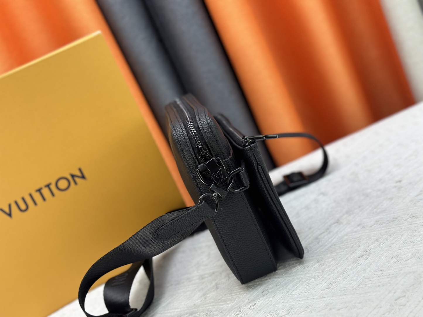 ルイ・ヴィトン「Louis Vuitton」新作 Trio メッセンジャーバッグ