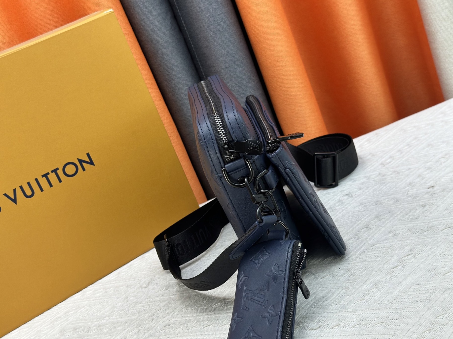 ルイ・ヴィトン「Louis Vuitton」新作 Trio メッセンジャーバッグ