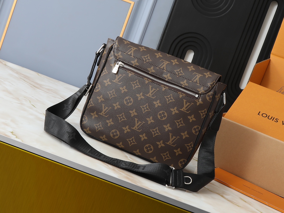 ルイ・ヴィトン「Louis Vuitton」ディストリクト スモールメッセンジャーバッグ