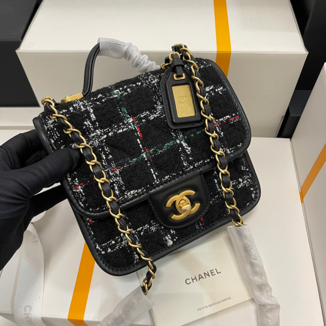 シャネル「Chanel」ウールツイード メッセンジャーバッグ