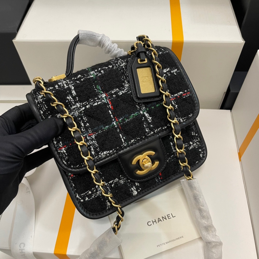 シャネル「Chanel」ウールツイード メッセンジャーバッグ