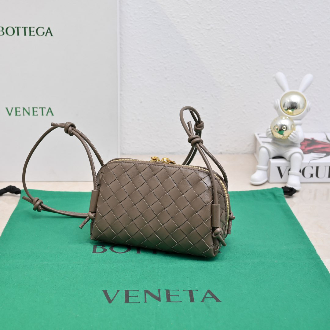 ボッテガ・ヴェネタ「Bottega Veneta」Concert Pouch