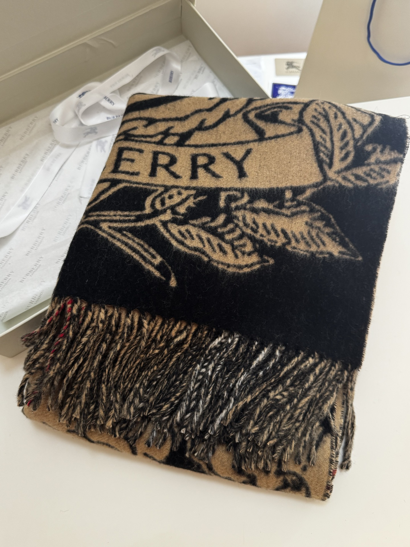 バーバリー「Burberry」 リバーシブル ストームライダー キャッシュミア スカーフ