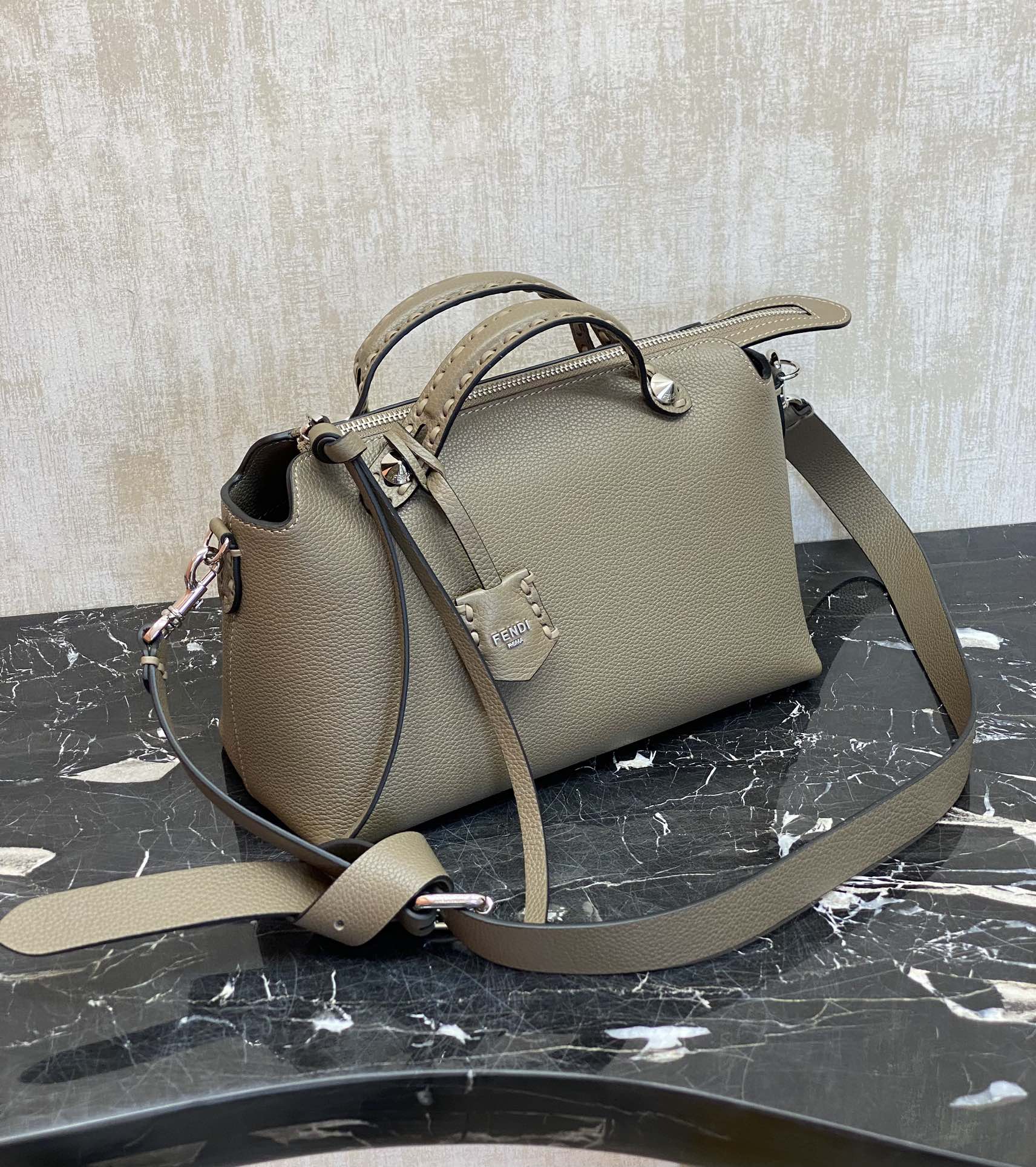 フェンディ「Fendi」ボストン ハンドバッグ