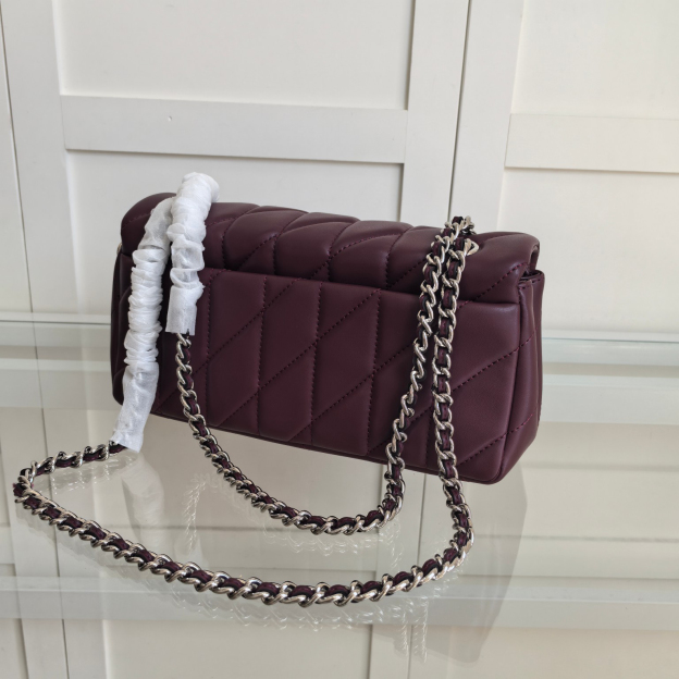 コーチ「Coach」TABBY 26 チェーンショルダーバッグ