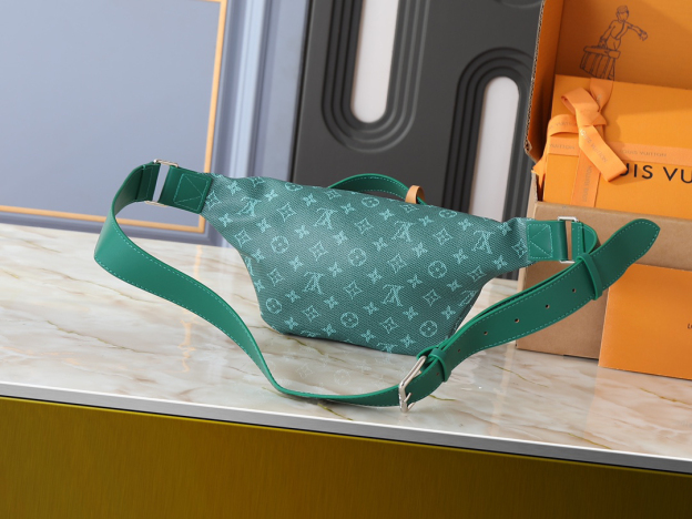ルイ・ヴィトン ラッシュ･バムバッグ