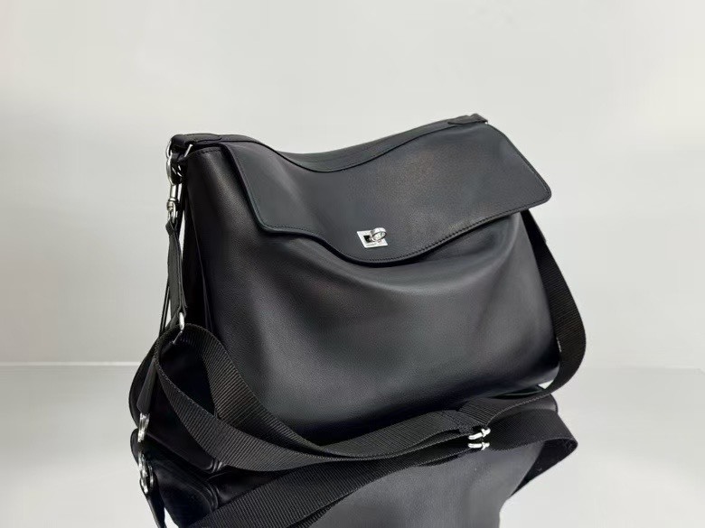 バレンシアガ「Balenciaga」RODEO メンズ メッセンジャーバッグ