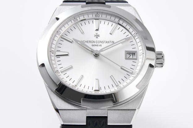 ヴァシュロン・コンスタンタン オーヴァシーズ 41mm