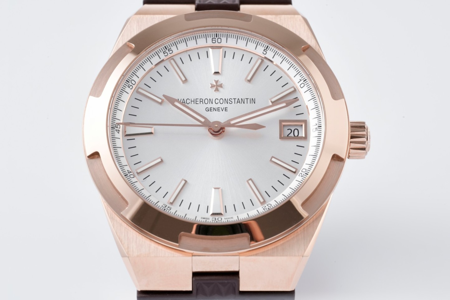 ヴァシュロン・コンスタンタン オーヴァシーズ 41mm