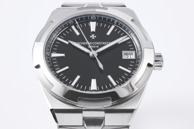 ヴァシュロン・コンスタンタン オーヴァシーズ 41mm