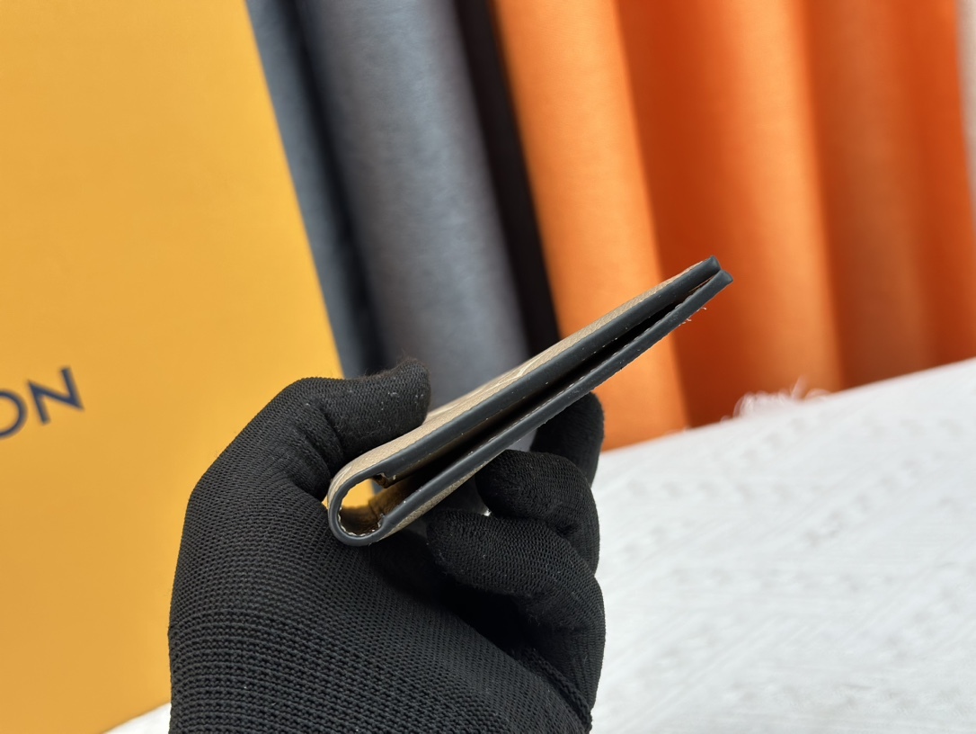 ルイ・ヴィトン パスポートカバー クーヴェルテュール･パスポール