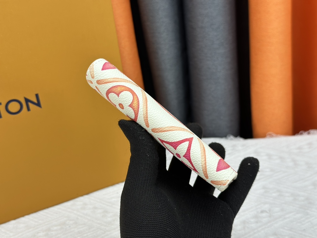 ルイ・ヴィトン パスポートカバー クーヴェルテュール･パスポール