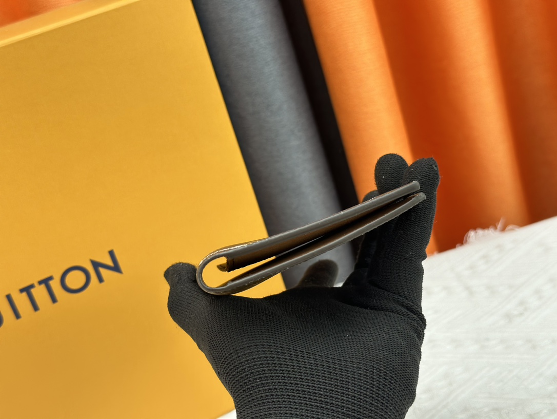 ルイ・ヴィトン パスポートカバー クーヴェルテュール･パスポール