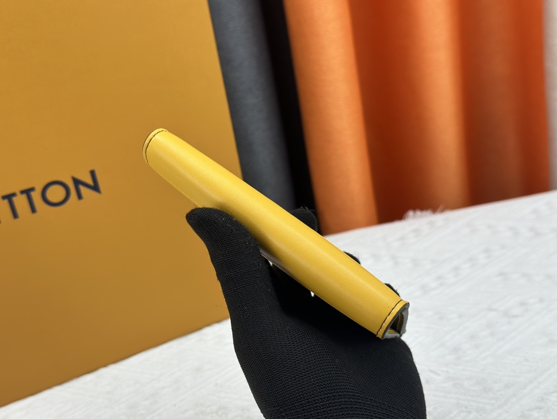 ルイ・ヴィトン パスポートカバー クーヴェルテュール･パスポール