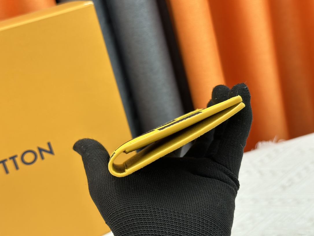 ルイ・ヴィトン パスポートカバー クーヴェルテュール･パスポール