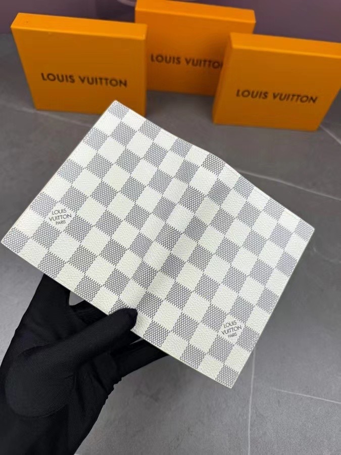 ルイ・ヴィトン パスポートカバー クーヴェルテュール･パスポール